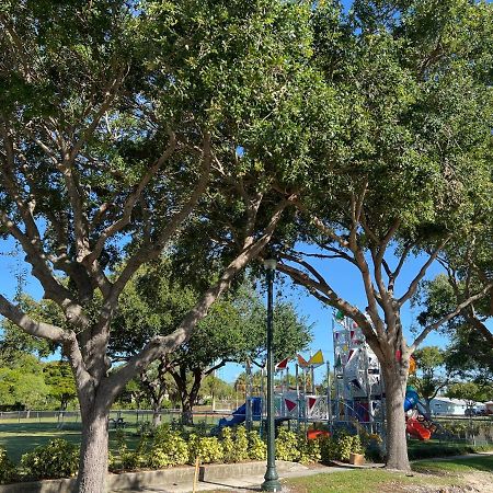 Cozy Studio Near Atlantic Ave W/Private Patio Apartamento Delray Beach Exterior foto